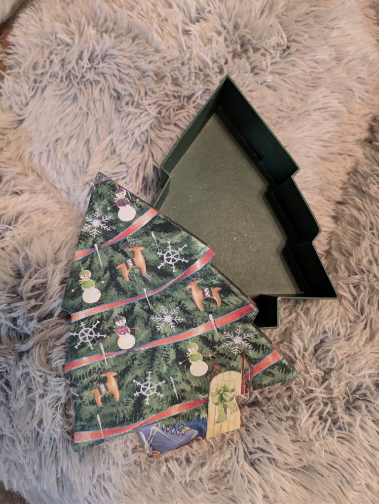 Tree box, 9"x7.5"x2"