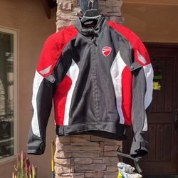 Ducati Revit Summer Motorcycle Jacket  Black Red Size X-Large