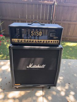 The Ultimate Metal guitar rig! 5150 Iconic w/el34. 80 w. The cabinet is 4X12 Marshall Vintage 1960A. In