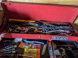 YARD SALE GARAGE SALE- lots of tools