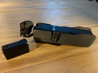 DJI Pocket 2 Handheld 4K 3-Axis Gimbal Camera + Do-It-All Handle + Wireless Mic