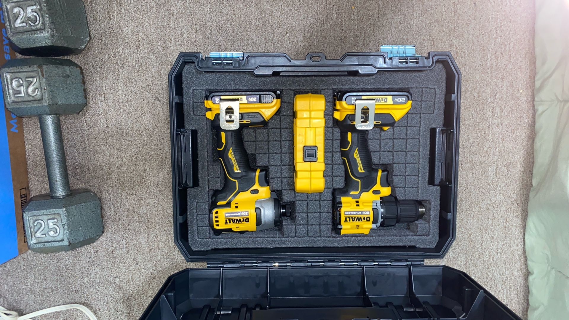 Dewalt ATOMIC 20-Volt Brushless Cordless Drill Set