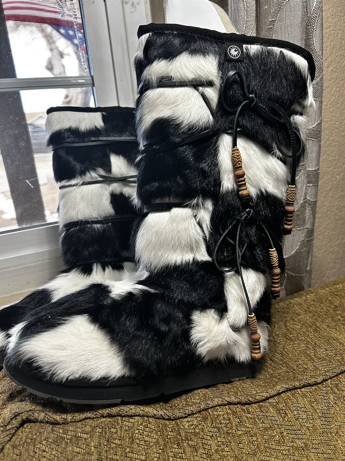 FUR BOOTS SZ 7 AU&MU BRAND $45.00
