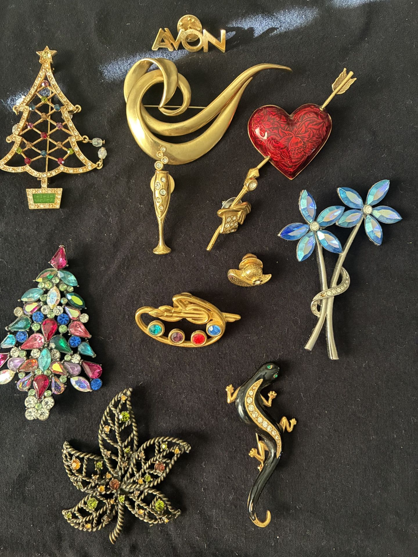 Vintage Avon Brooch bundle