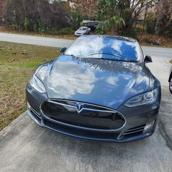 Tesla 2013 Model S  P85