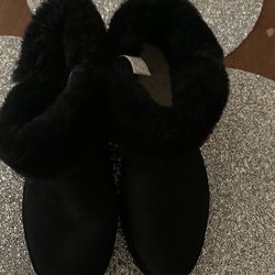 Booties Size 9 UGG