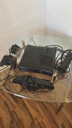 xbox 360 console w power block and kinnect