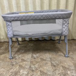 Grey Baby Bassinet Adjustable Height Sleeper