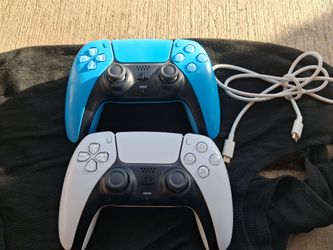 2 PS5 controllers only blue left