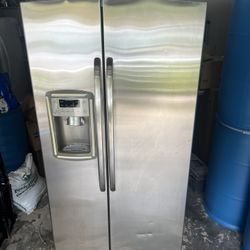 Refrigerator 