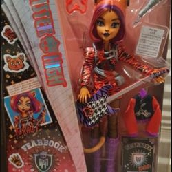 Monster High Doll Toralei Fearbook 