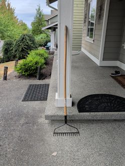 Anvil bow rake