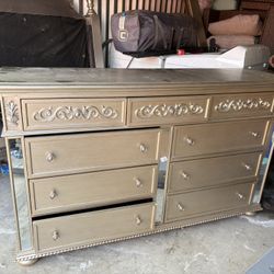 9 Drawer Dresser 