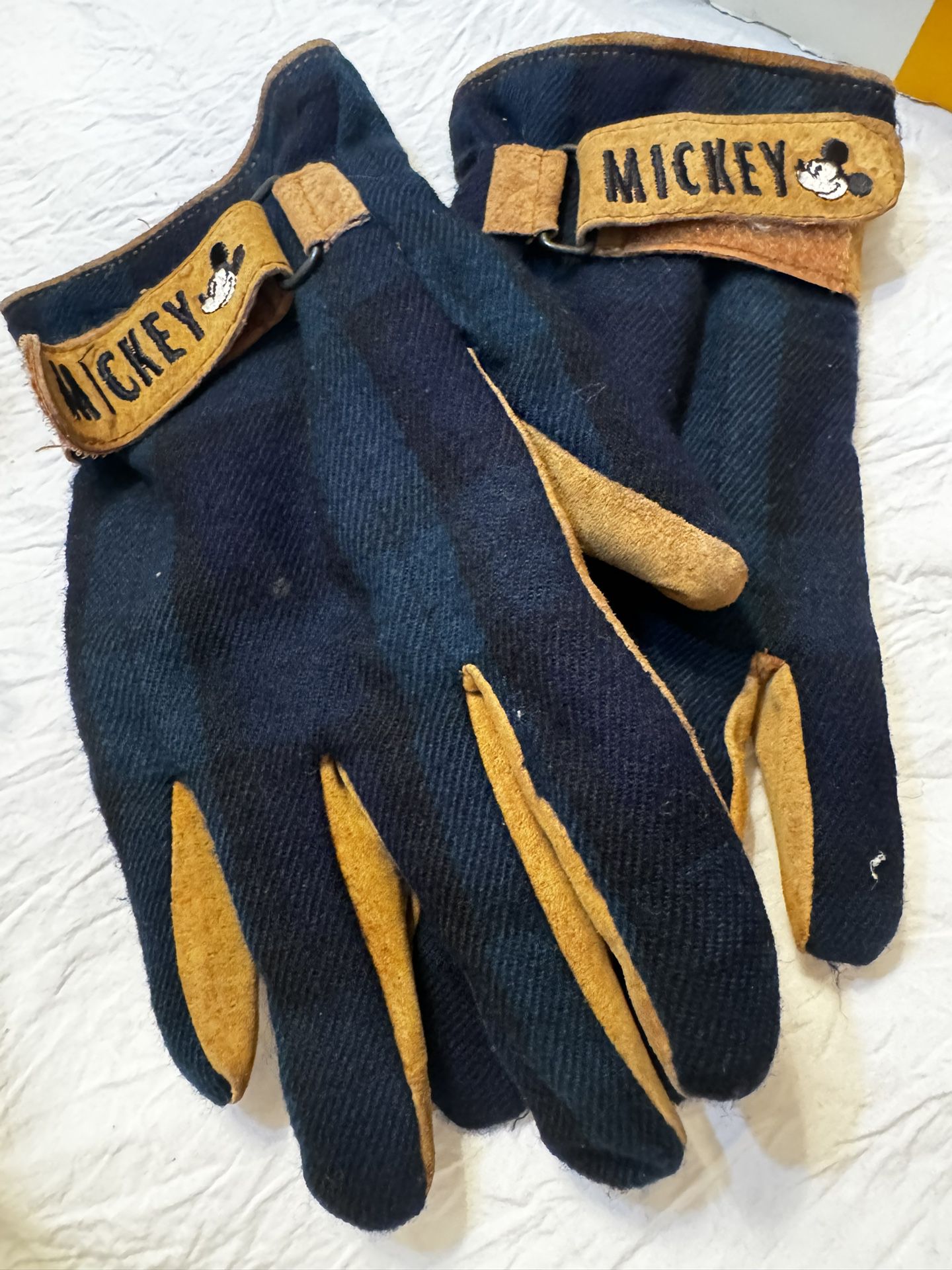 Disney Store Vintage Mickey Mouse Work Gloves