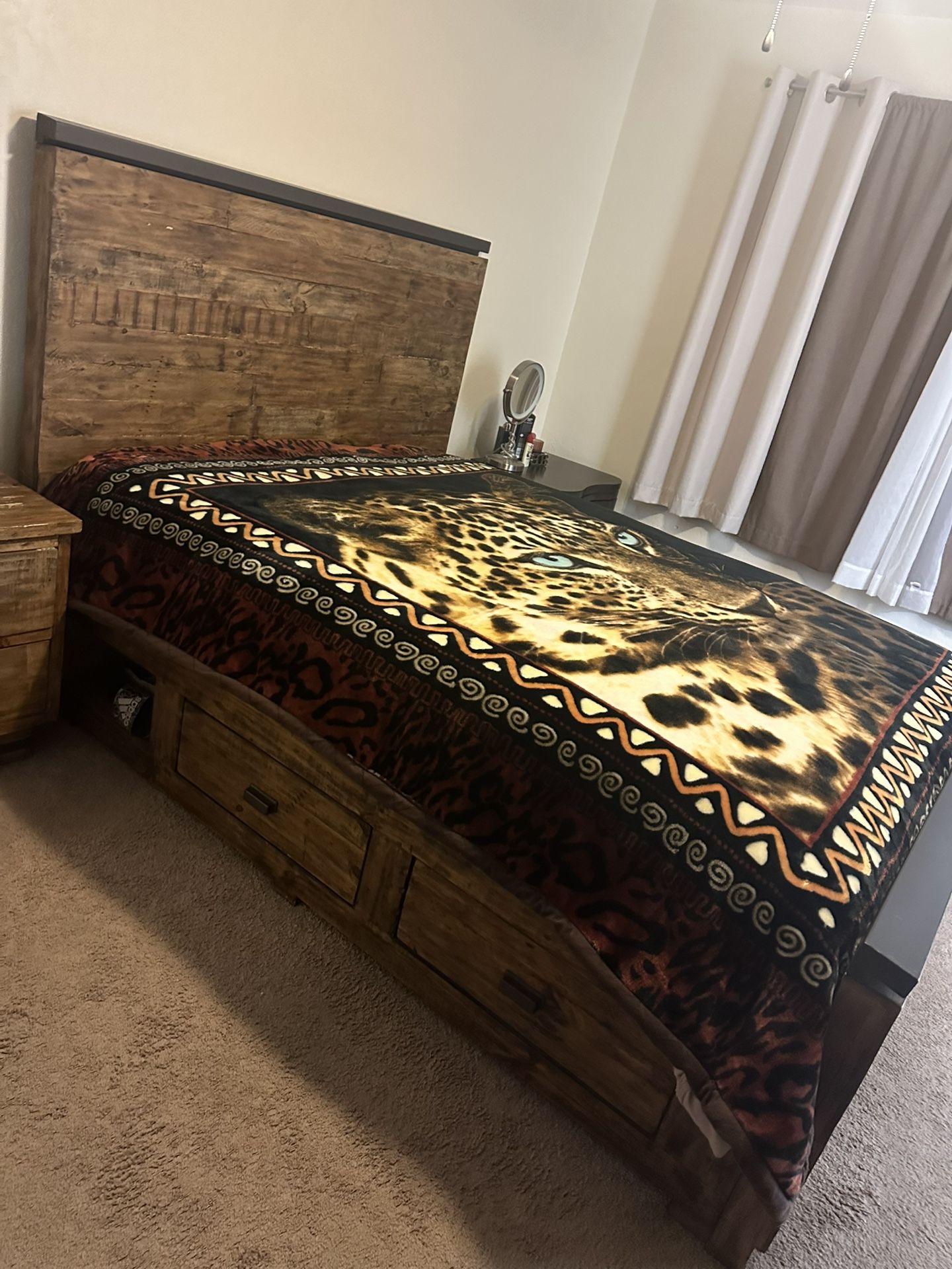 Jerome’s Storage Bed Solid Wood