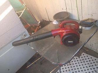 Gas powered blower