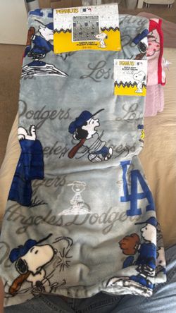 peanuts dodger blanket
