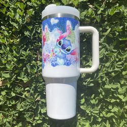 Disney Lilo & Stitch 40 oz Double-wall vacuum insulation Tumbler with  straw. For travel size or office. STANLEY THE QUENCHER H2.0 FLOWSTATE  TUMBLER