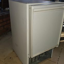 ULINE Ice Maker U-BI98W-00A