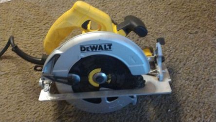 DeWalt dwe575 7 1/4 circular saw