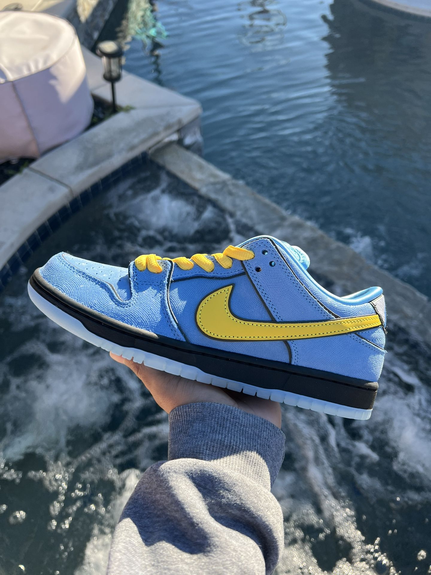Nike SB Dunk Low “The Powerpuff Girls Bubbles” Size 9 and 9.5