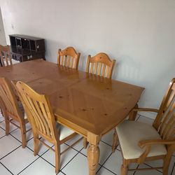 Mesa De Madera/ Hard Wooden Extendable Table With Chairs