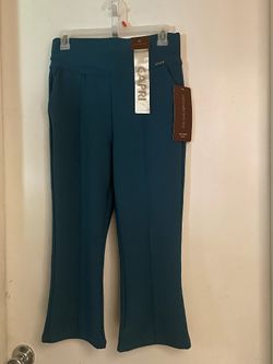 Capri Form Fitting Pants