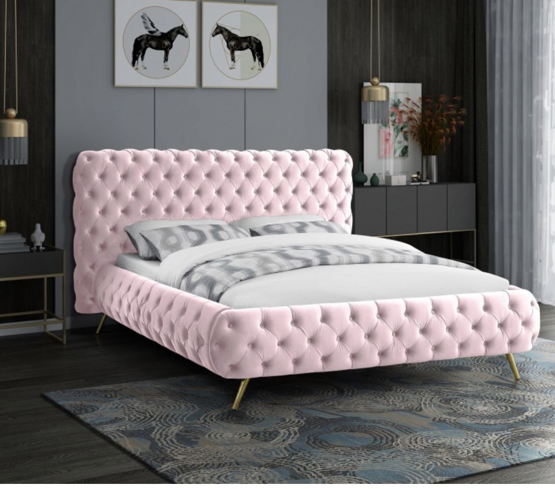 Queen bed $ 698 . By order