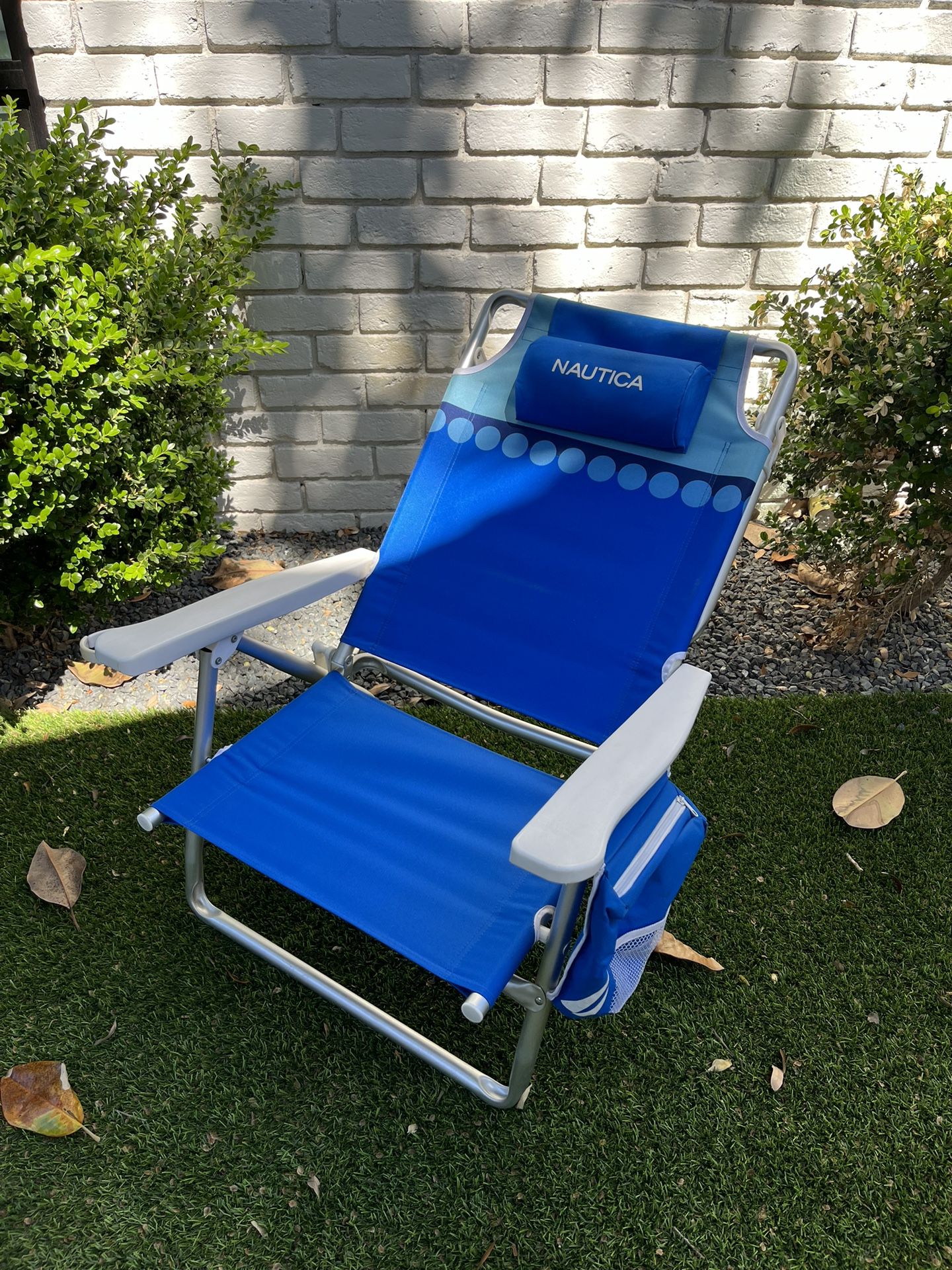 Folding Chair with Cooler