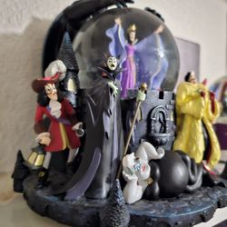 Disney Villains Snow Globe   OBO
