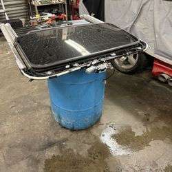 Sunroof/moonroof 