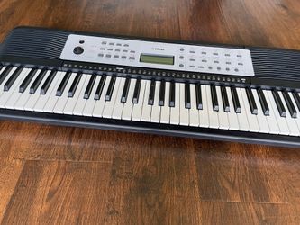 Yamaha key board Yamaha YPT270 61-Key Portable Keyboard With Power Adapter