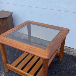 Antique mid century glass top table 26”26”x20”h