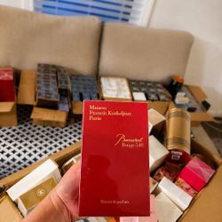 Perfumes for Women and Men💖📍