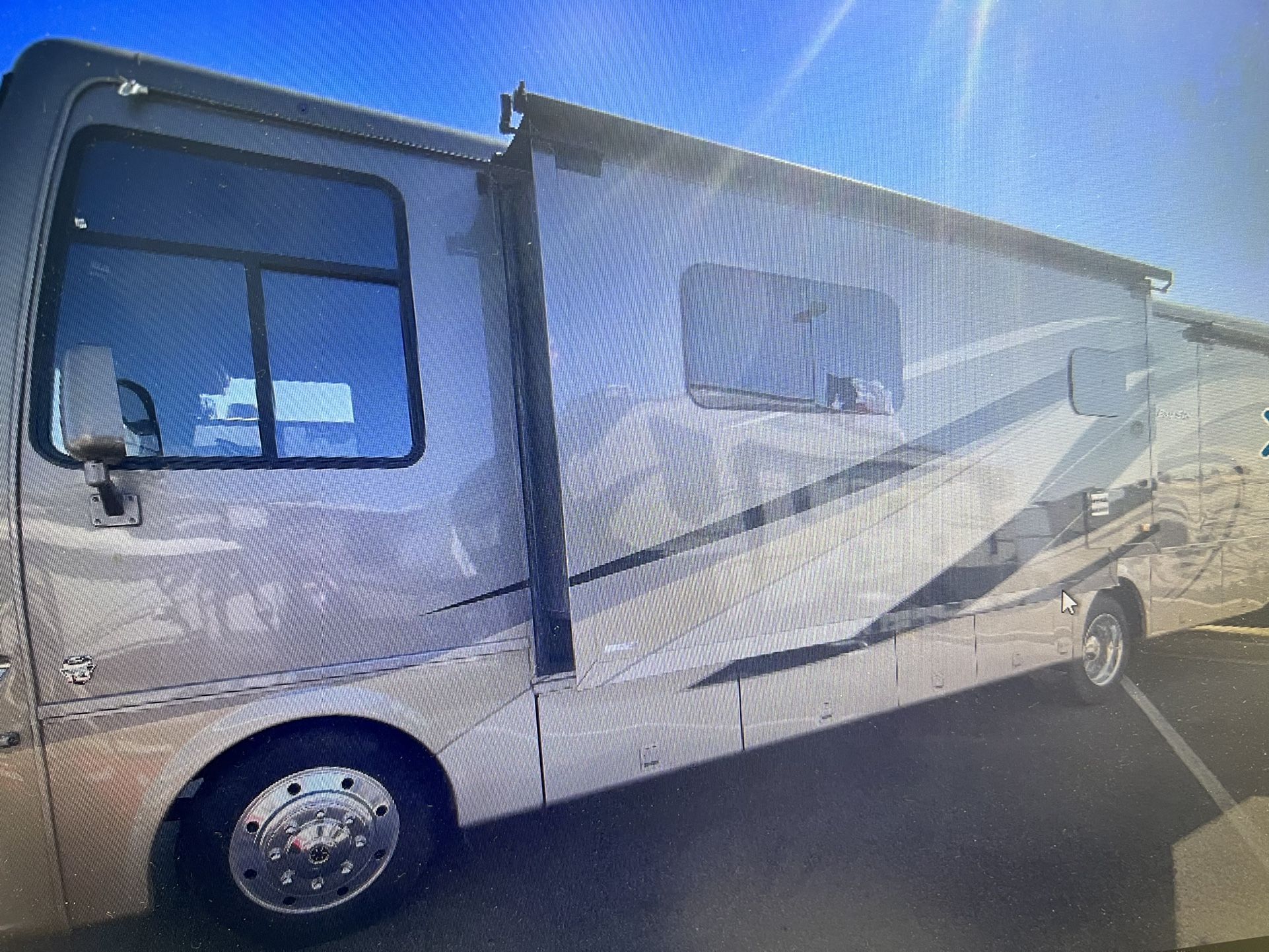2015 BAY STAR 3402 CLASS A . (Gas) 34ft