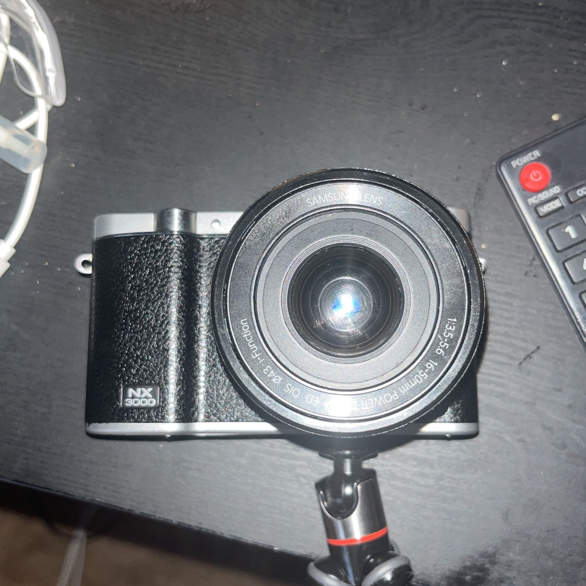 SAMSUNG NX3000 CAMERA WITH 16-50MM LENSE