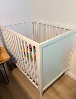 Mini crib