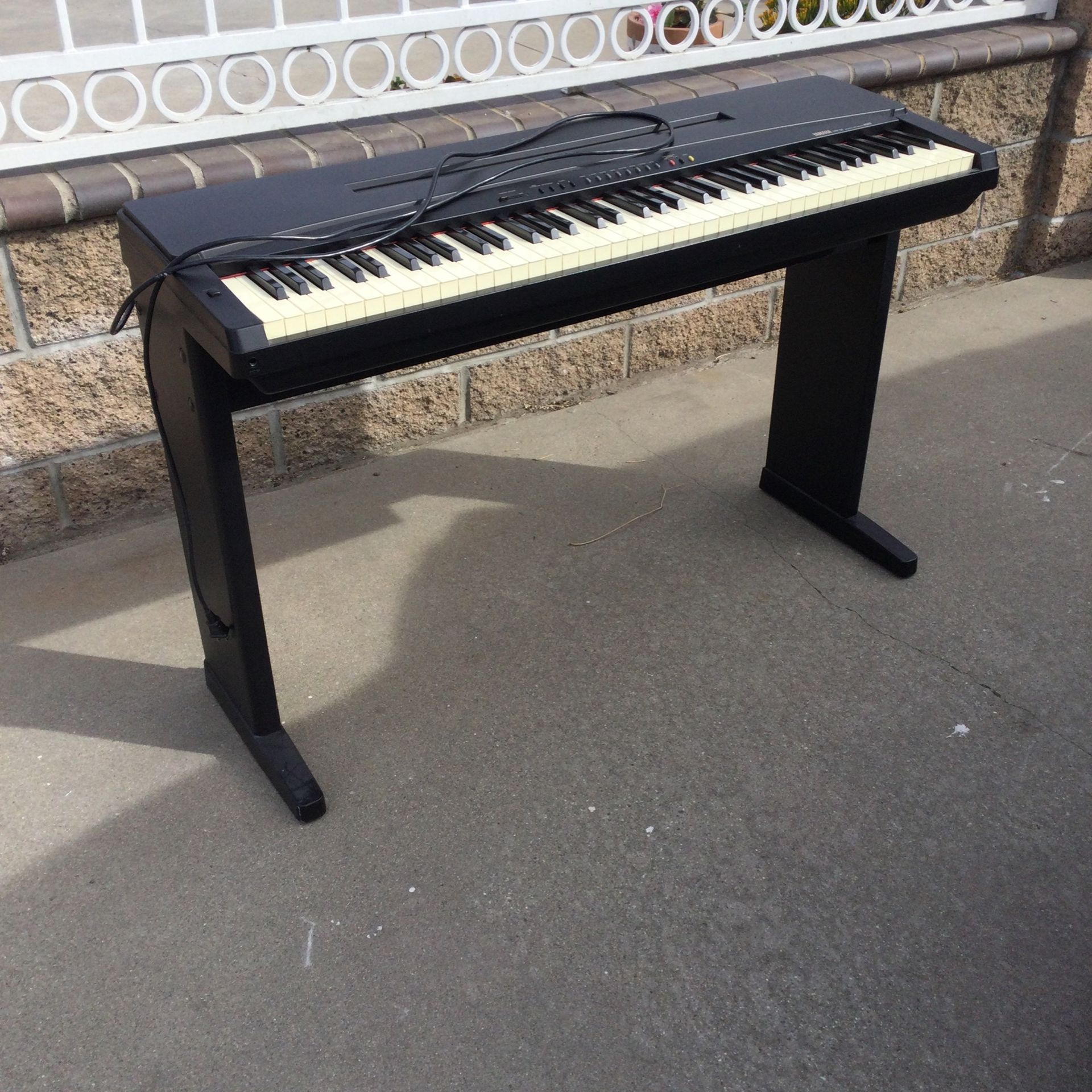 Yamaha Ypp-50 Keyboard And Stand