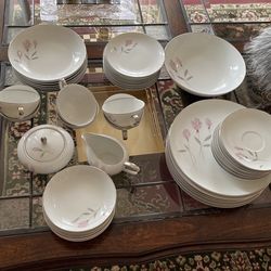 Vintage Collectibles Mikasa 46 Pieces 