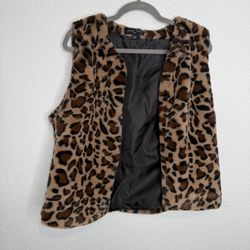 Love Tree Leopard Print Faux Fur Vest – Size L