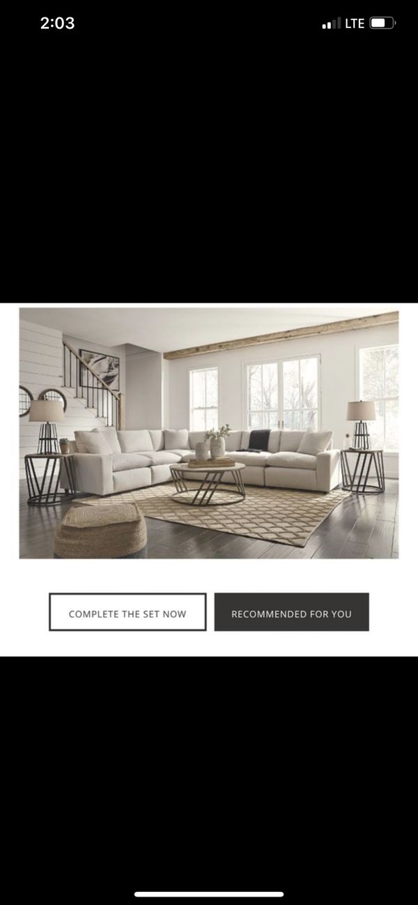 Sectional couch and coffee table for Sale in Peoria, AZ 