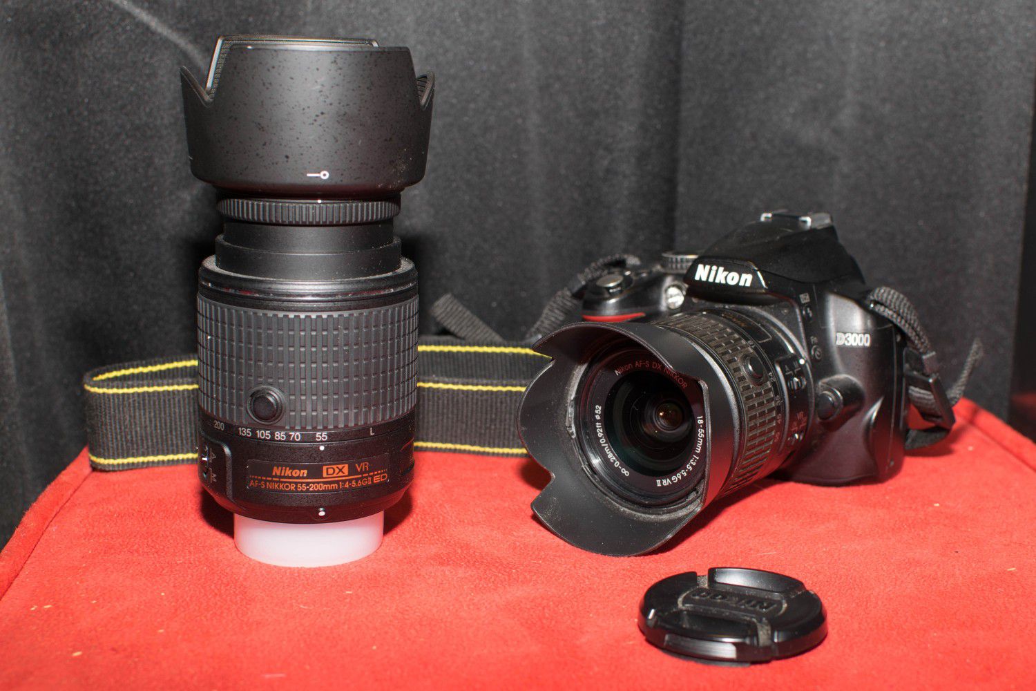 Nikon D3000 dslr camera 18-55mm & 55-200mm
