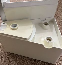 Aqua Tru RO Water Filter System Filtered Water Model AT2010 Body Only   It’s working good but screen is cracked and you cannot read the screen . Scree