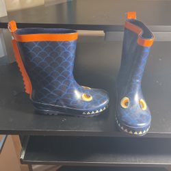 Rain boots Size 9