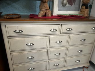 Dresser