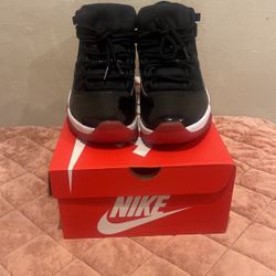 Jordan 11 Bred 9.5 Mens