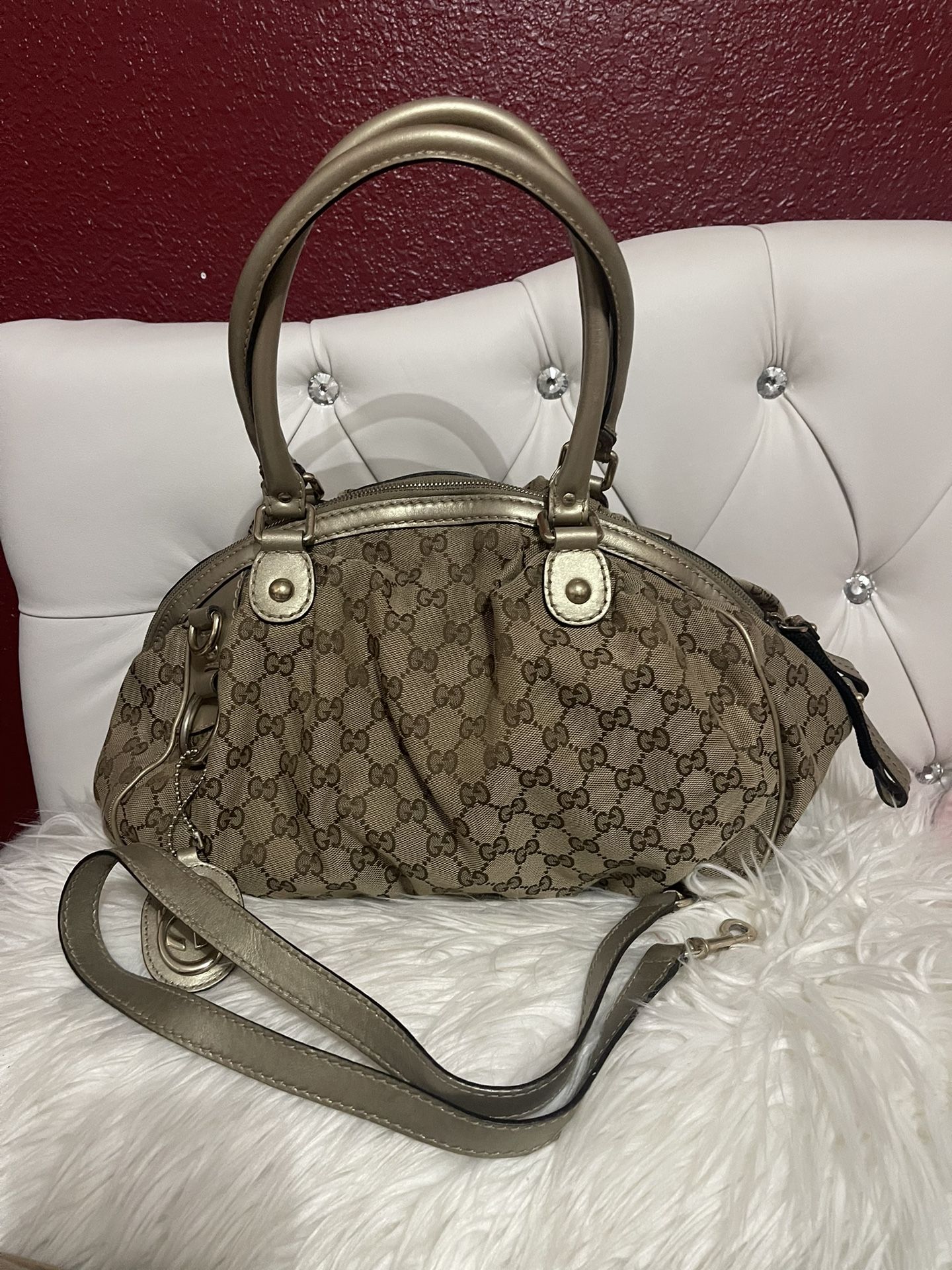 Gucci shoulder bag /crossbody bag -Authentic