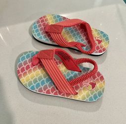 New toddler girls mermaid sandals size 8. $4 firm located in menifee 