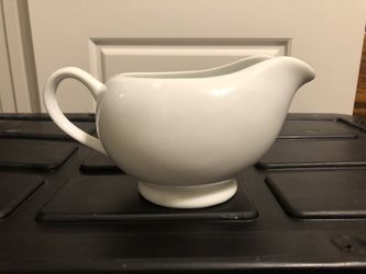 White gravy boat