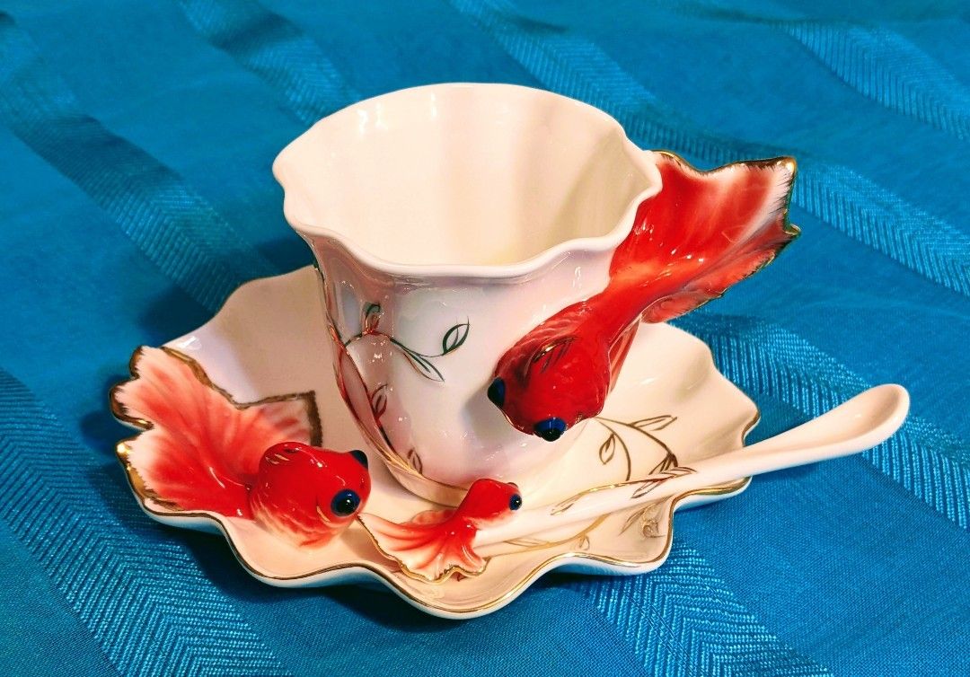 Goldfish Couple Cup 2 Set, with teaspoon and plate